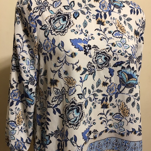 Floral printed blouse - Picture 2 of 8